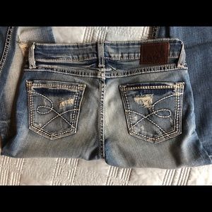 BKE Stella Jean Size 24 x 35 1/2